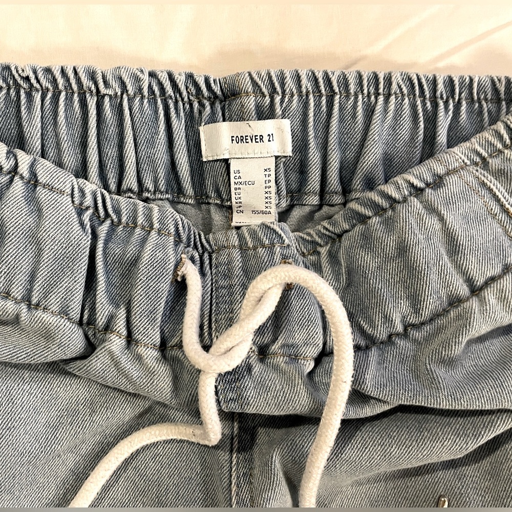 Forever 21 - Distressed Jeans Jogger Pants!!